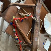 Giogo antico decorato a mano