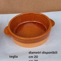 Pentole e stoviglie artigianali in terracotta 