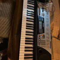 Pianola yamaha psr-175