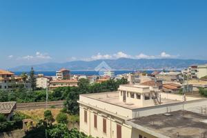 3 LOCALI A REGGIO DI CALABRIA