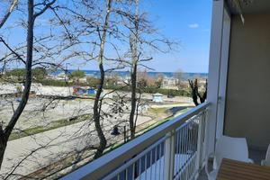 Trilocale con Terrazzo Vista Mare e Posto Auto