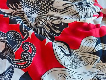 Stoffa leggera maxi fiori 150 * 100