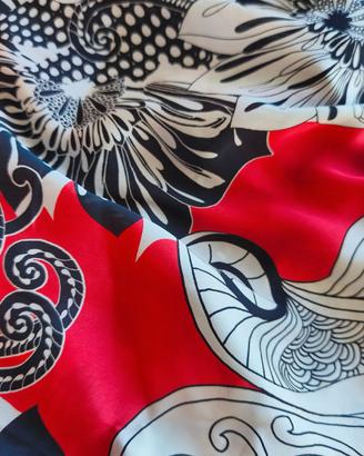 Stoffa leggera maxi fiori 150 * 100