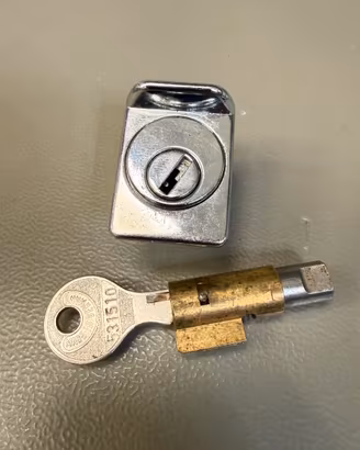 serratura VESPA originale RALLY ET3 ts NEIMAN nos