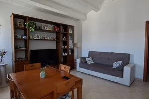 Appartamento di 89 m² con 4 locali e box auto a Po