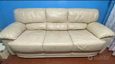 Divano Bianco con letto