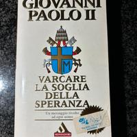 Libro religioso vintage ma solo ingiallite pagine