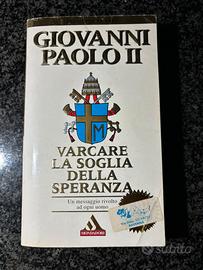Libro religioso vintage ma solo ingiallite pagine