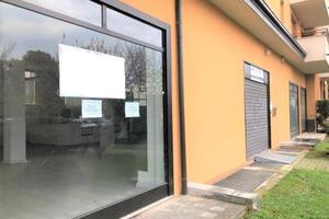 Immobile di 560 m² a Seregno