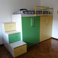 Letto alto con armadio