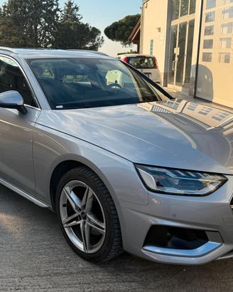 Audi A4 Avant 40 TDI S tronic Business