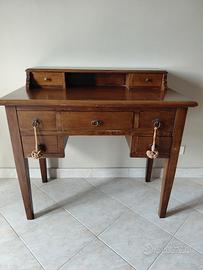 scrittoio in legno arte povera