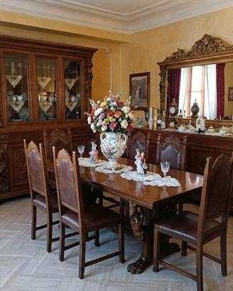 Sala da pranzo completa classica scolpita con tavo