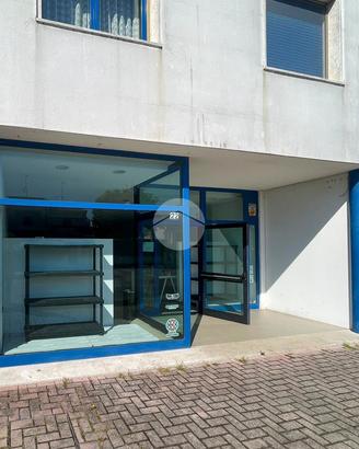 NEGOZIO A PORTO MANTOVANO