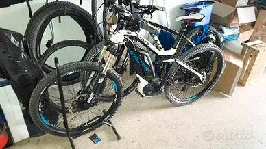 mountain bike con pedalata assistita