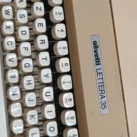 macchina per scrivere Olivetti 