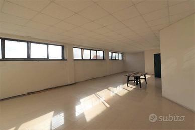 Immobile di 102 m² con 1 locale a Montevarchi