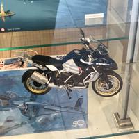 BMW R1250 GS ADV kit Meng 1:9 montato