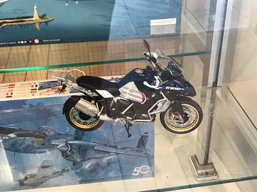BMW R1250 GS ADV kit Meng 1:9 montato