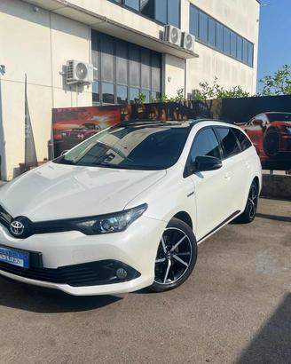 TOYOTA Auris Touring Sports 1.8 style cvt