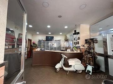 NEGOZIO A NAPOLI
