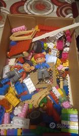 Lego costruzioni e personaggi 