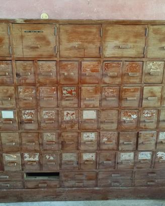 Schedario cassettiera archivio ufficio
