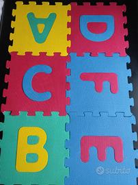 Tappeto puzzle lettere