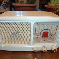 Radio a valvole da comodino