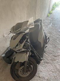 Sh 125 incidentato