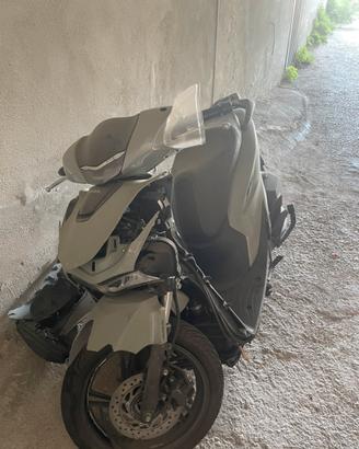 Sh 125 incidentato