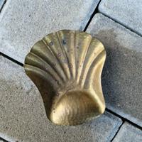 Conchiglia in ottone fatta a mano