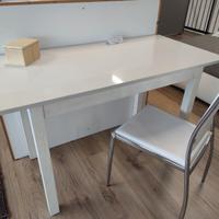 TAVOLO in AGGLOMERATO di QUARZO