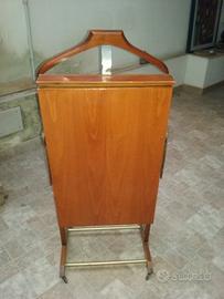 Servo muto Appendi giacca stira pantaloni B&B