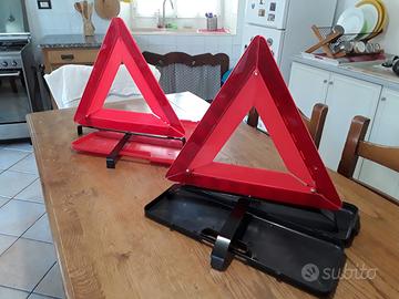 2 triangoli nuovi per auto 