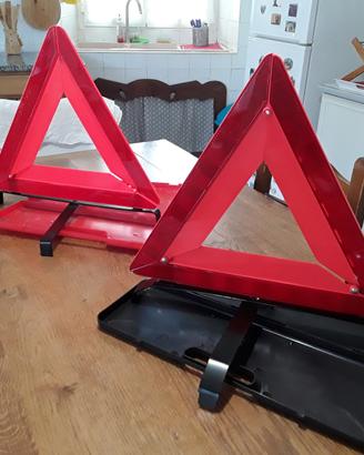 2 triangoli nuovi per auto 