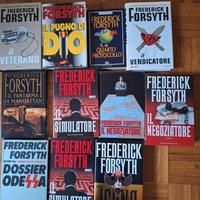 Libri Frederick Forsyth e Robert Ludlum