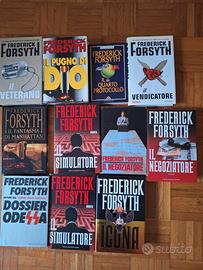 Libri Frederick Forsyth e Robert Ludlum