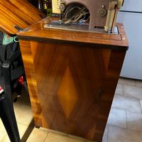 Macchina da cucire Necchi mod. 267 anni 60