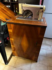 Macchina da cucire Necchi mod. 267 anni 60
