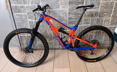 MTB Full Biammortizzata Intense Carbine Carbonio 