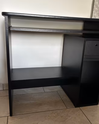 Scrivania per computer
