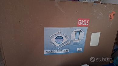 Pensilina da esterno in policarbonato alveolare