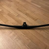 Manubrio integrato Syncross 780mm