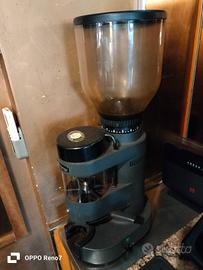 Macinacaffè Professionale  La cimbali