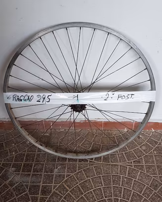 28 CERCHIONE POSTERIORE AD UNA CORONA.