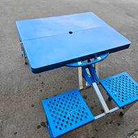 Tavolino ripiegabile a scomparsa con sedie