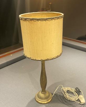 Lampada vintage da tavolo o scrivania