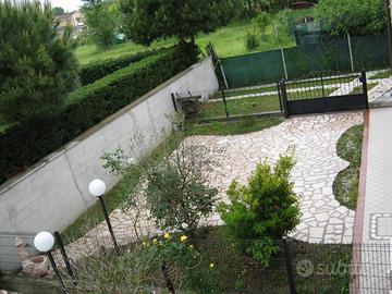 Villetta PIANO TERRA con GIARDINO IND
