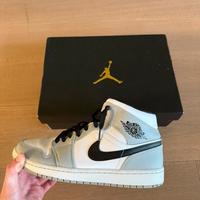 Air Jordan 1 MID Light Smoke Gray - Taglia 43
